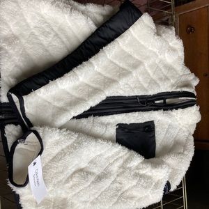 Women’s Fleece Jacket. Full Zip